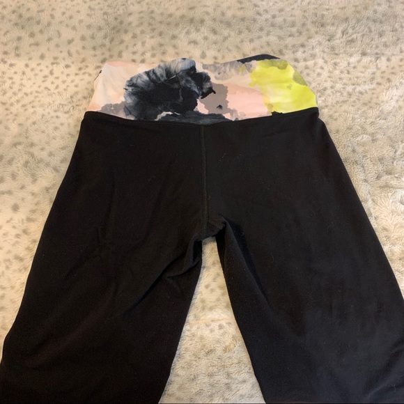 Lululemon Capri Pants - Picture 5 of 7